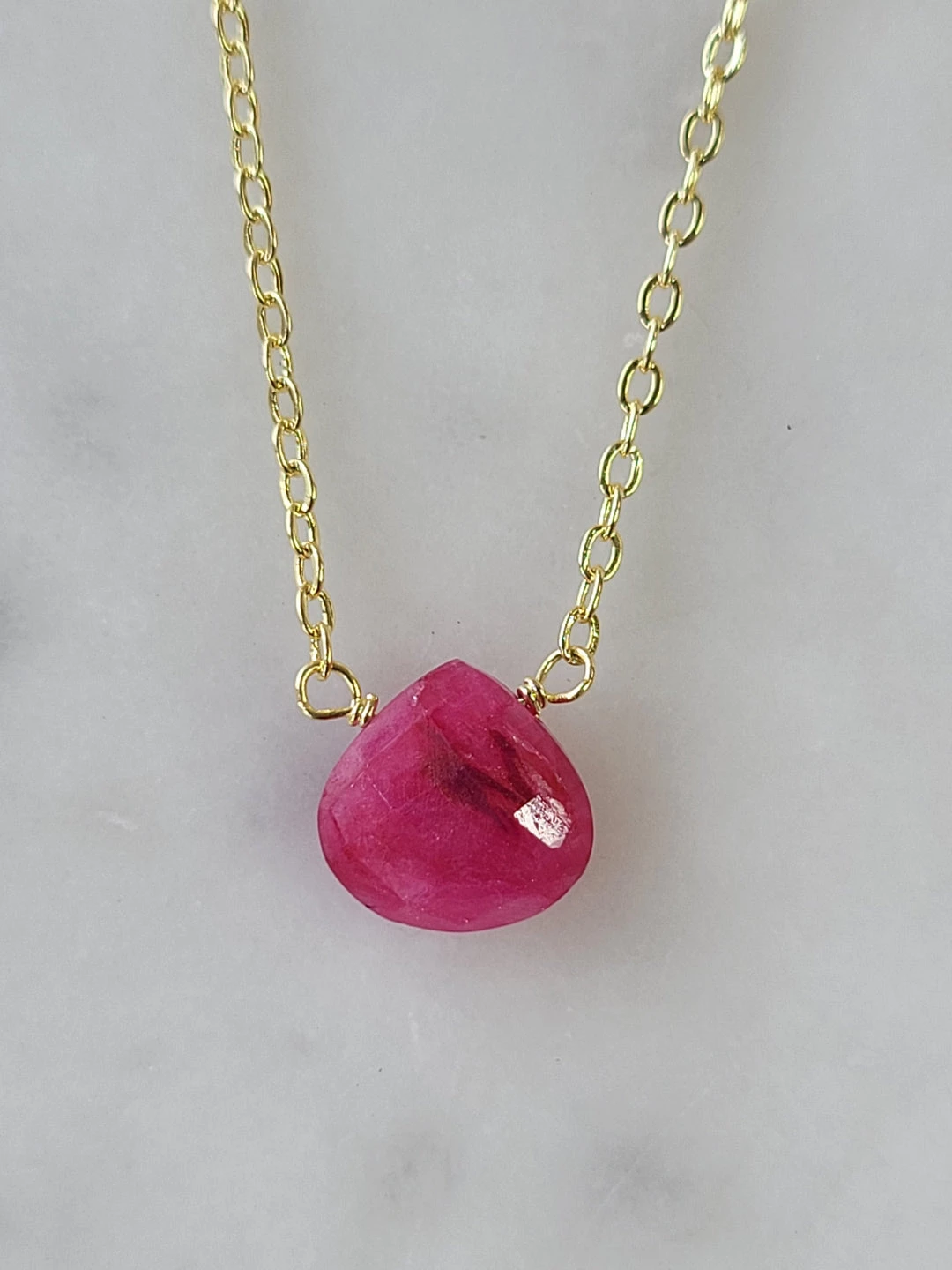 Cheap π A Blonde and Her Bag Jewelry π© women Stephanie Delicate Drop Necklace in Ruby - Brass Chain β